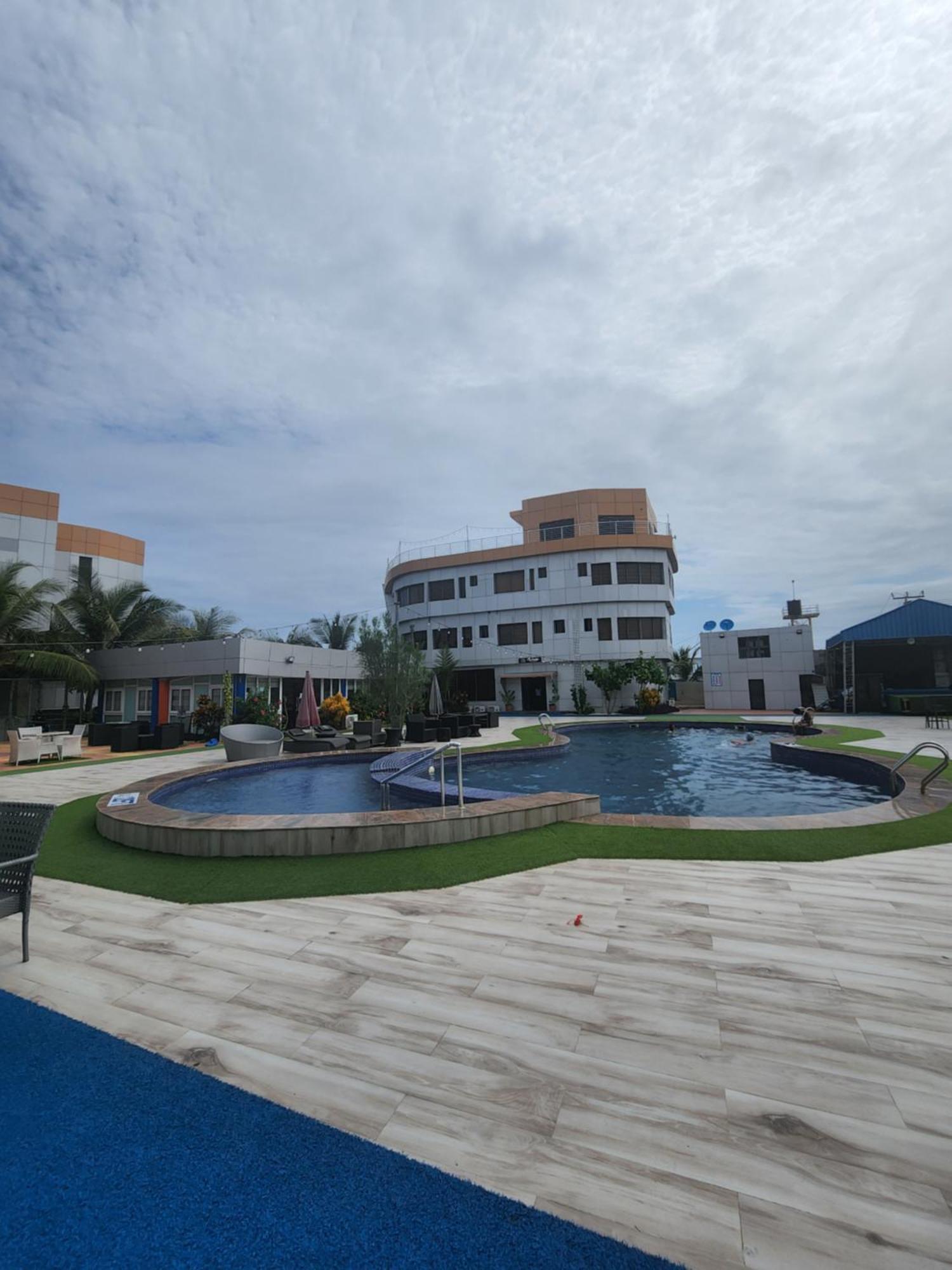 Paradise Beach Resort Lagos Eksteriør bilde